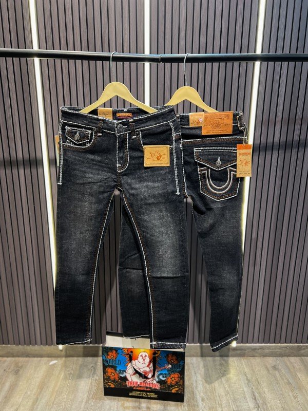 2025/10/1000041379.jpg True Religion Men's Denim Jeans Pant With Original Packing. - Image 1