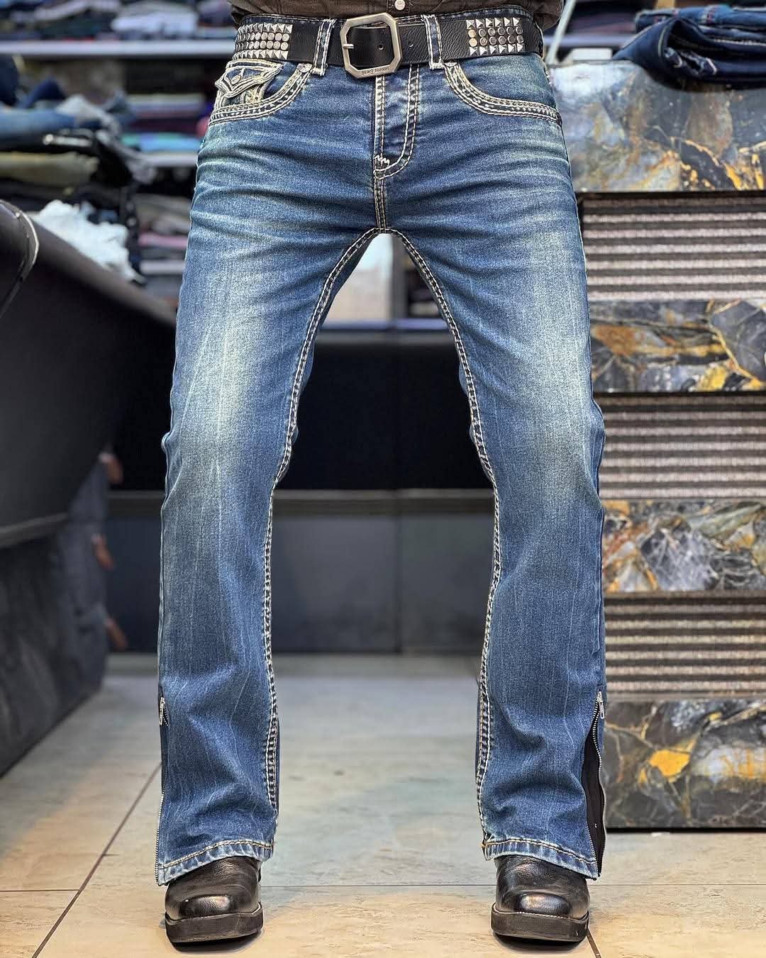 2025/10/1000095339.jpg True Religion Men's Boot Cut Jeans Pant. - Image 1