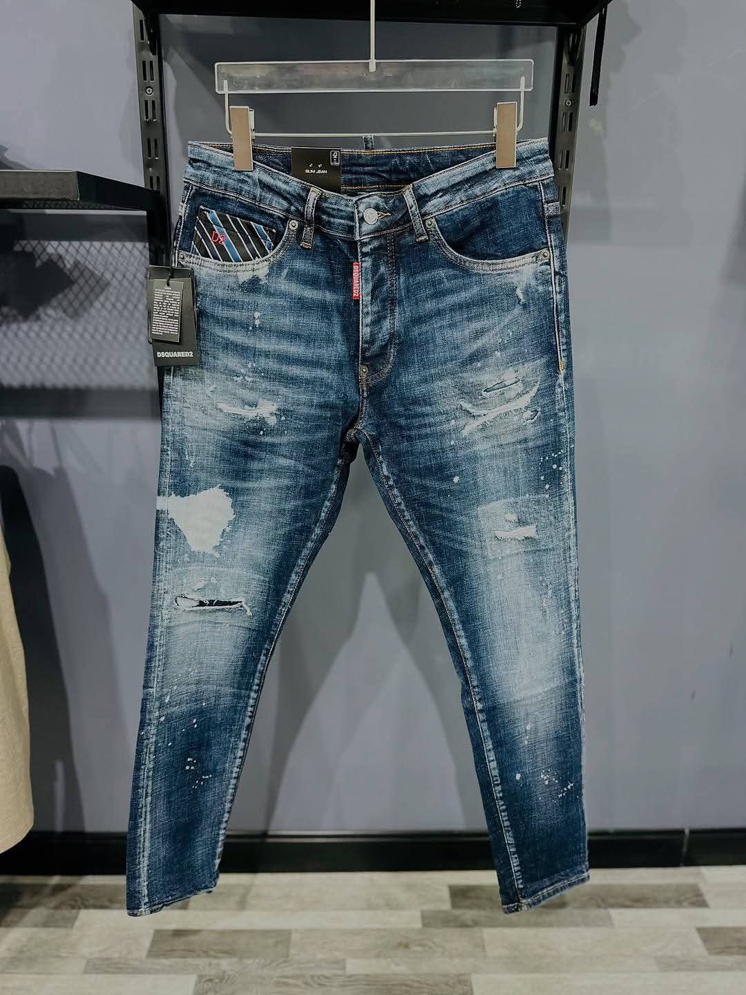 2025/10/1000117094.jpg Daquared2 Men's Denim Jeans Pant. - Image 1