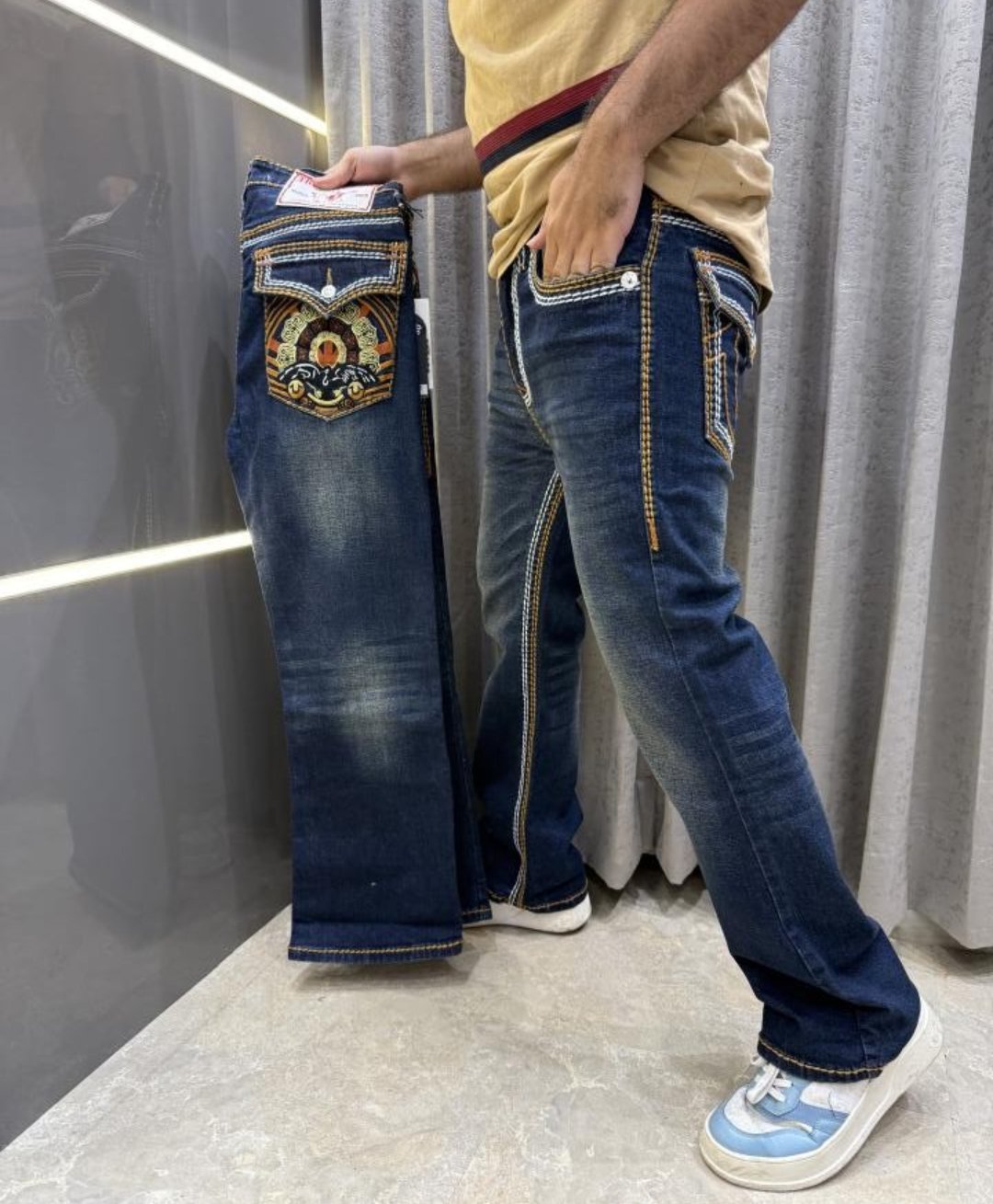 2025/10/1000135371.jpg True Religion Boot Cut Denim Jeans Pant. - Image 1