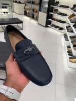 PEDRO MENS CASUAL SHOES WITH AUTHENTIC PACKING .