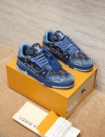 Louis Vuitton Men's Trainer Shoes With Original Packing.