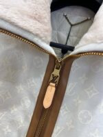 Louis Vuitton Jacket With Original Packing. - Image 5