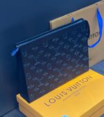 Louis Vuitton Men's Shoulder bag With Original Packing. - Image 17