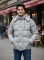 Moose Knuckles Men's Jacket With Original Packing.

Origin 👉🏼 Canada.